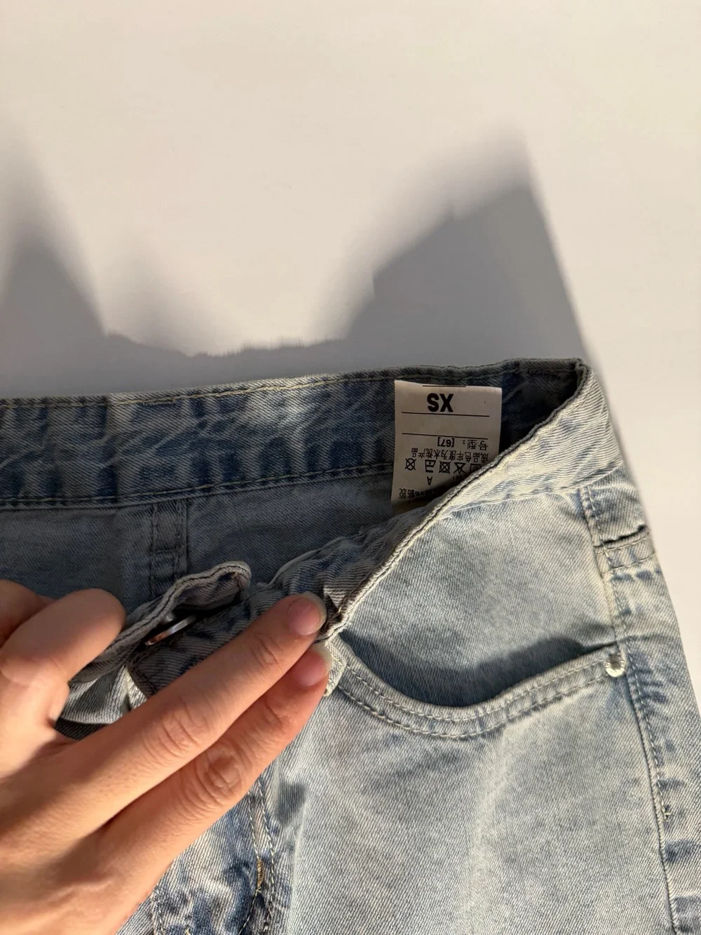 Women’s Light Wash High-Waisted Wide Leg Distressed Jeans